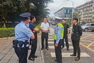 青岛鲍威尔因踢头停赛1场&罚款5万 警告山东整改做好保障服务？